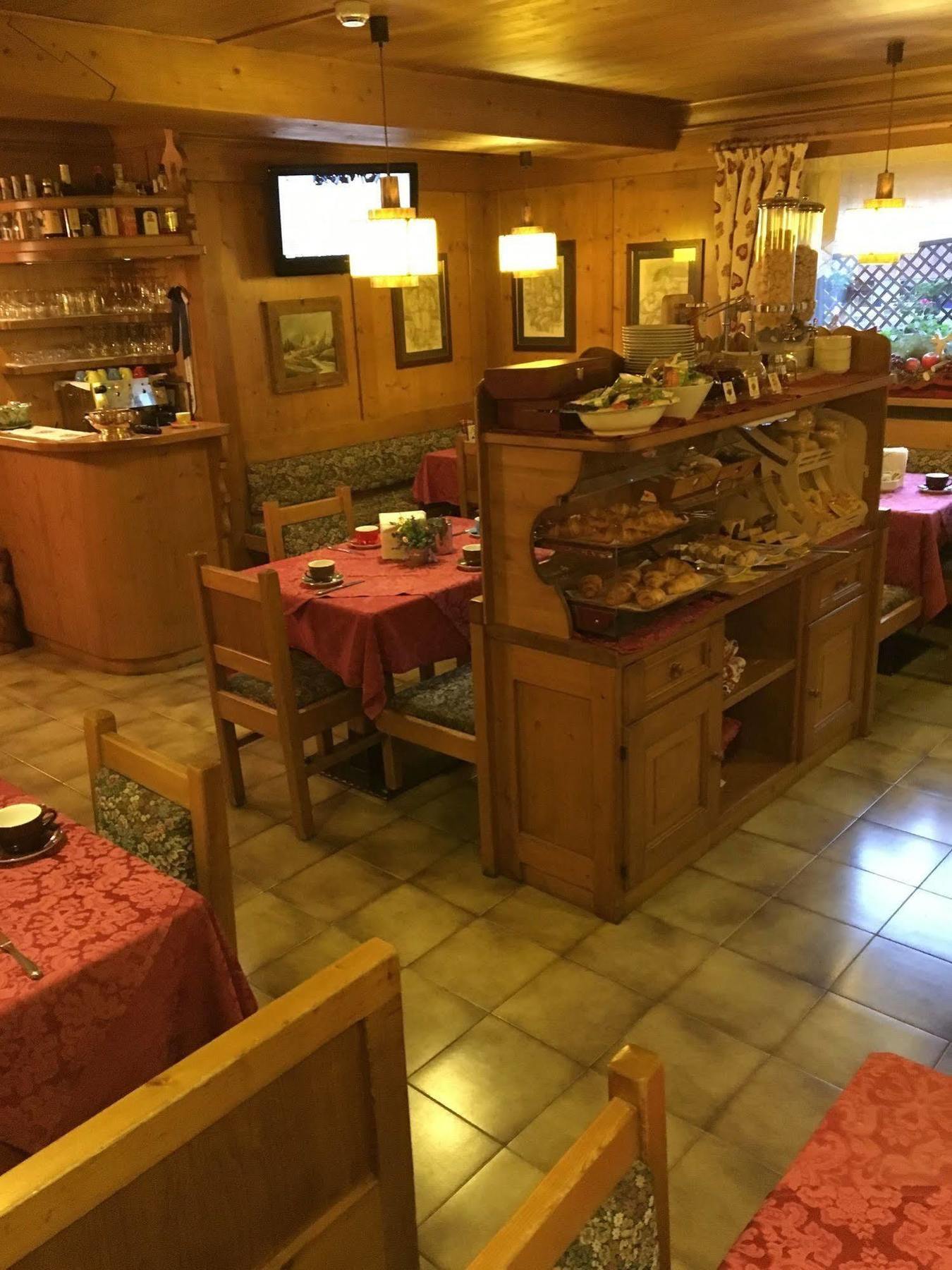 Meuble Villa Neve Cortina d'Ampezzo Luaran gambar